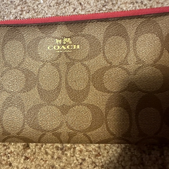 Coach Wallet/wristlet - Picture 9 of 10